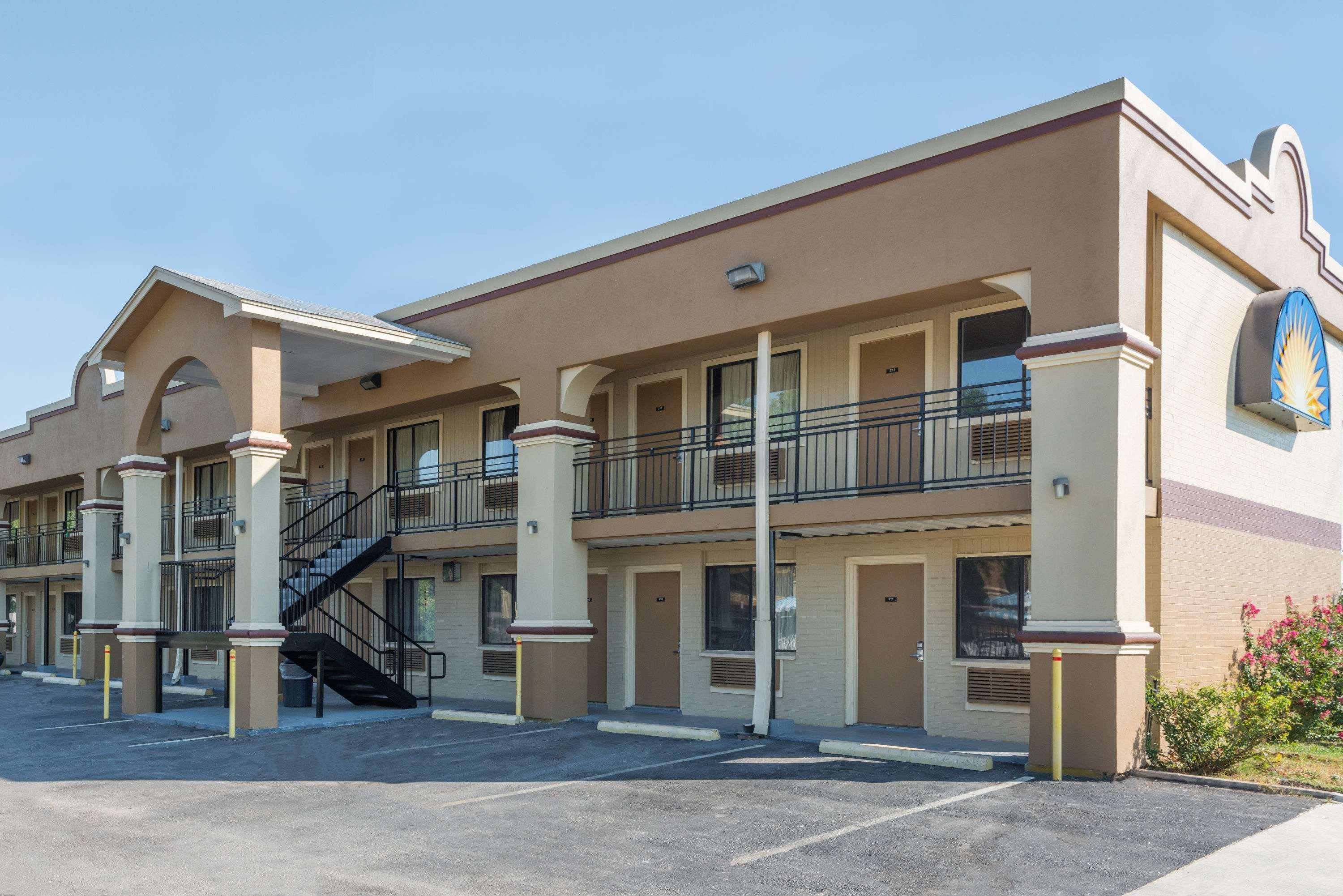 Days Inn By Wyndham San Marcos Dış mekan fotoğraf