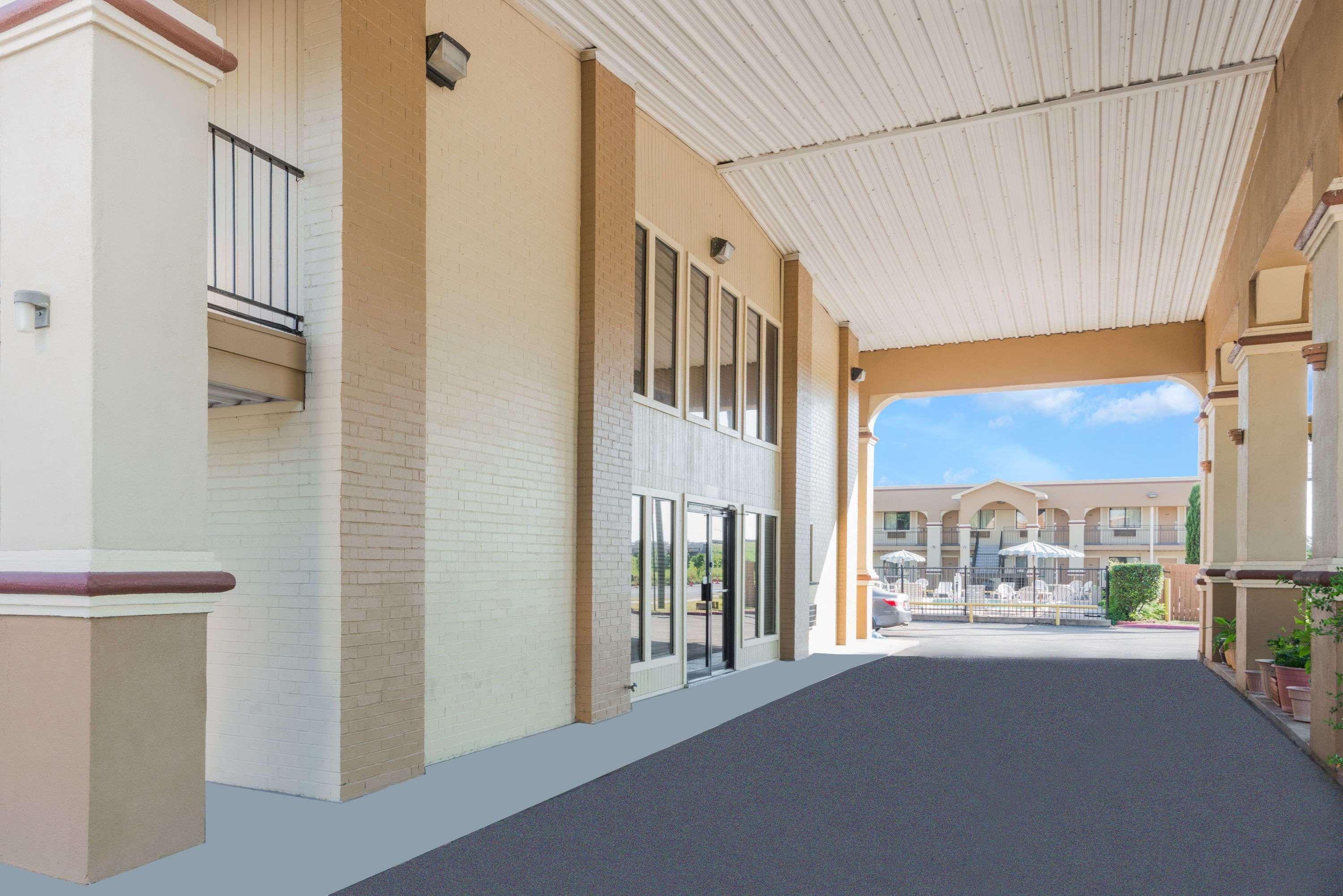 Days Inn By Wyndham San Marcos Dış mekan fotoğraf