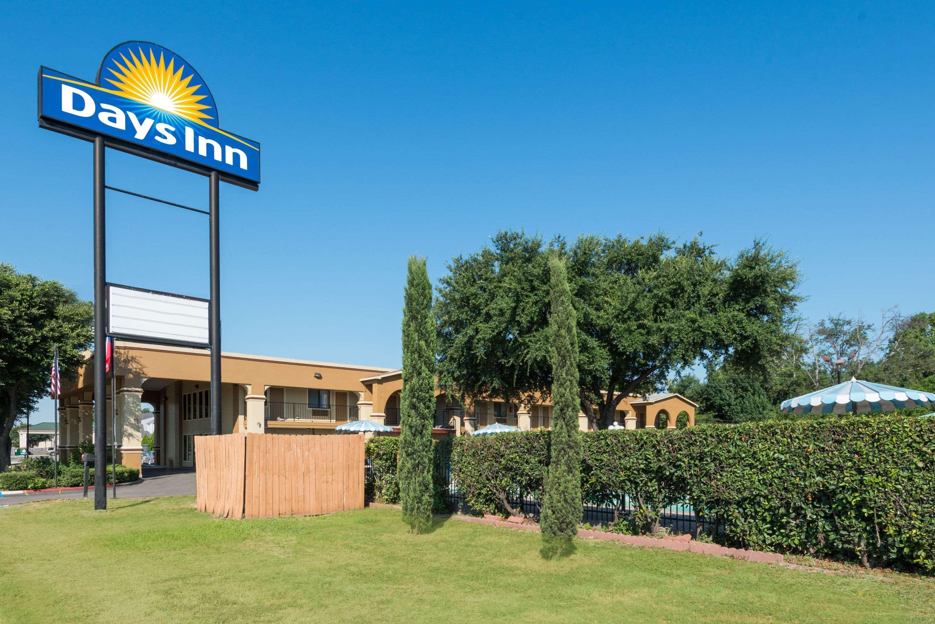 Days Inn By Wyndham San Marcos Dış mekan fotoğraf
