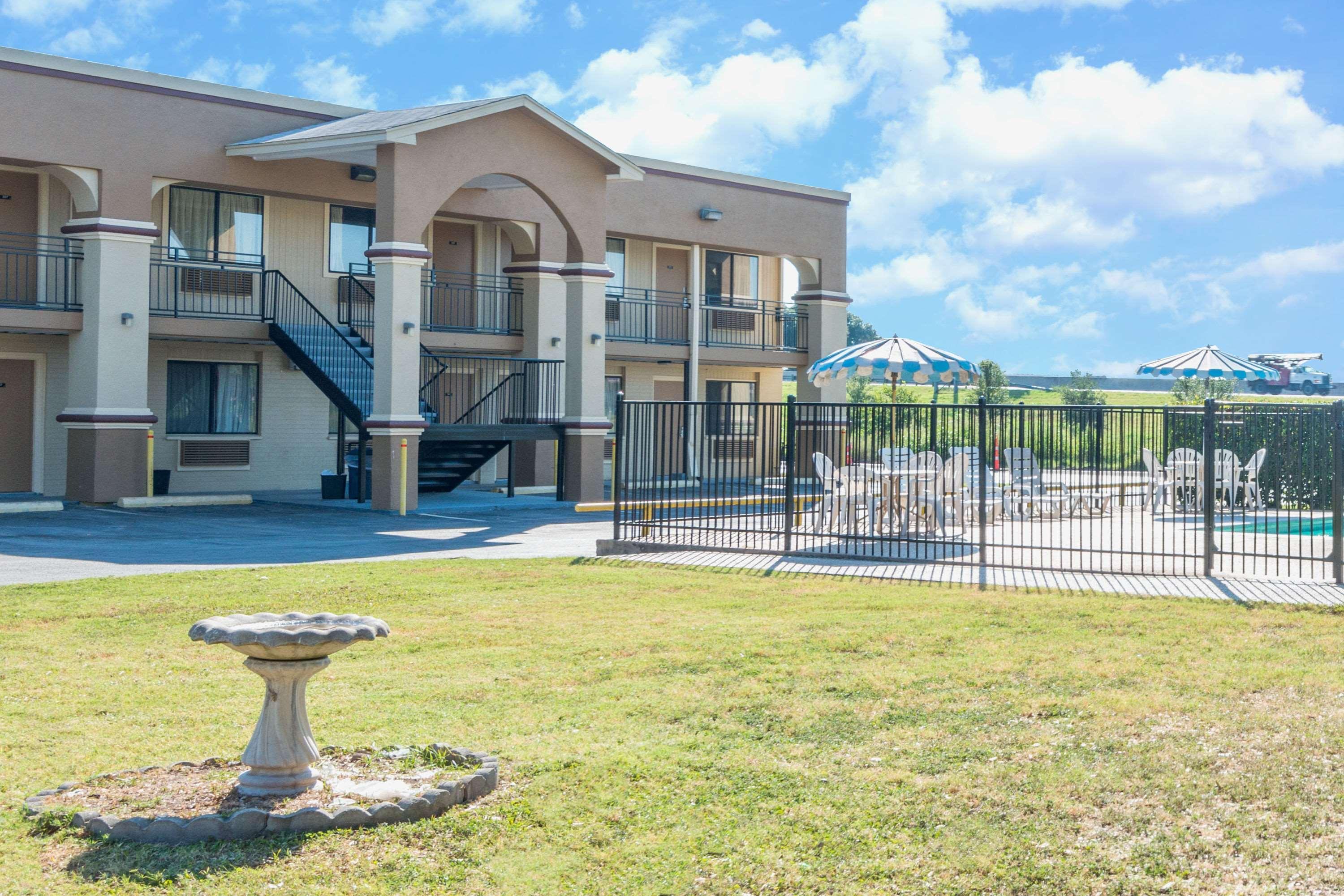 Days Inn By Wyndham San Marcos Dış mekan fotoğraf
